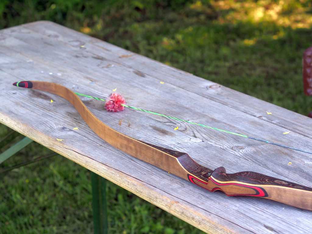 „Tiras“- Recurve mit Carbon